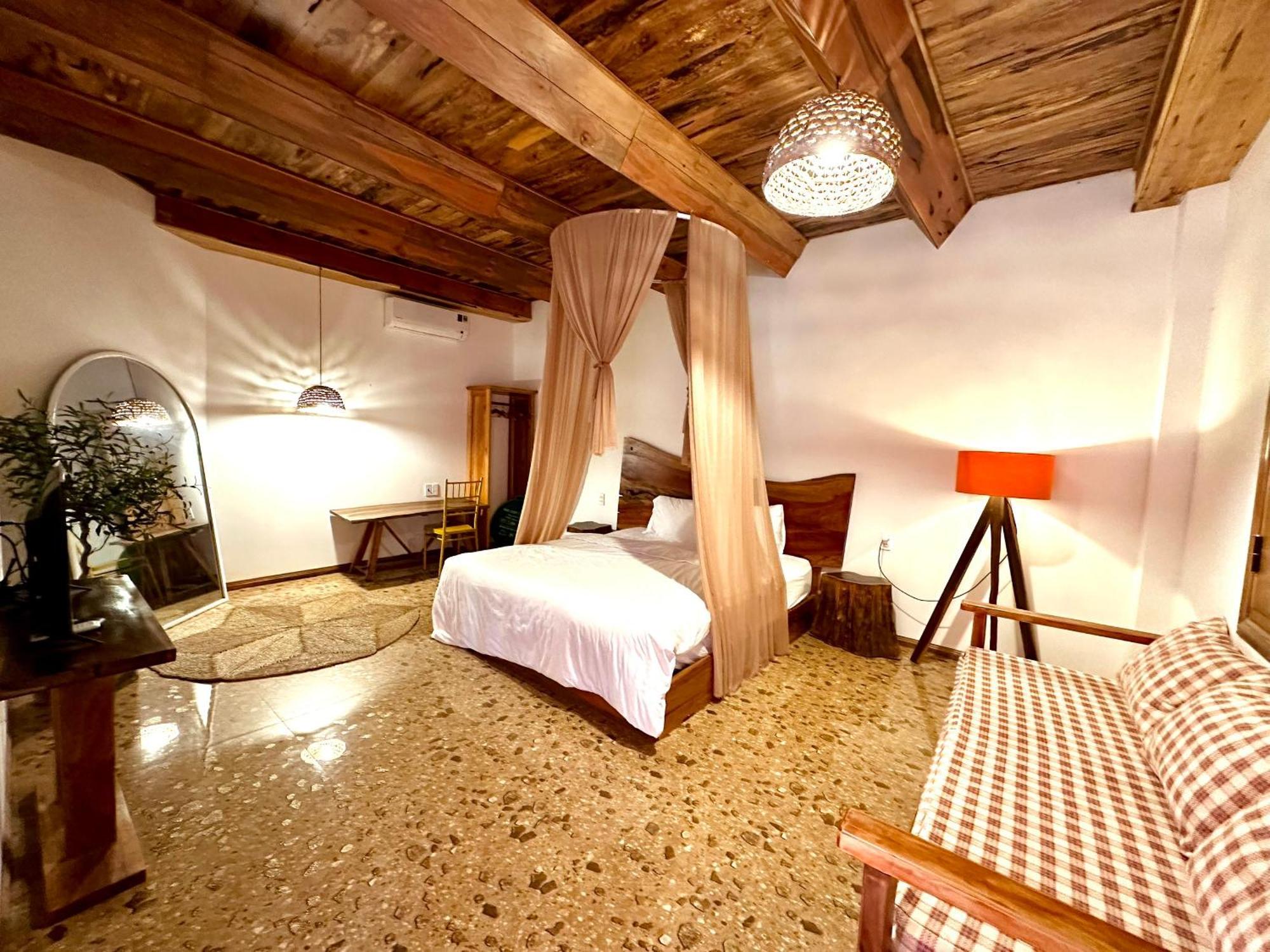 Tien Son Pleiku Homestay Exteriör bild